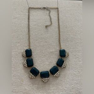 ♥️Y2K Style Emerald Green Statement Bib Necklace - Gold Tone - EUC